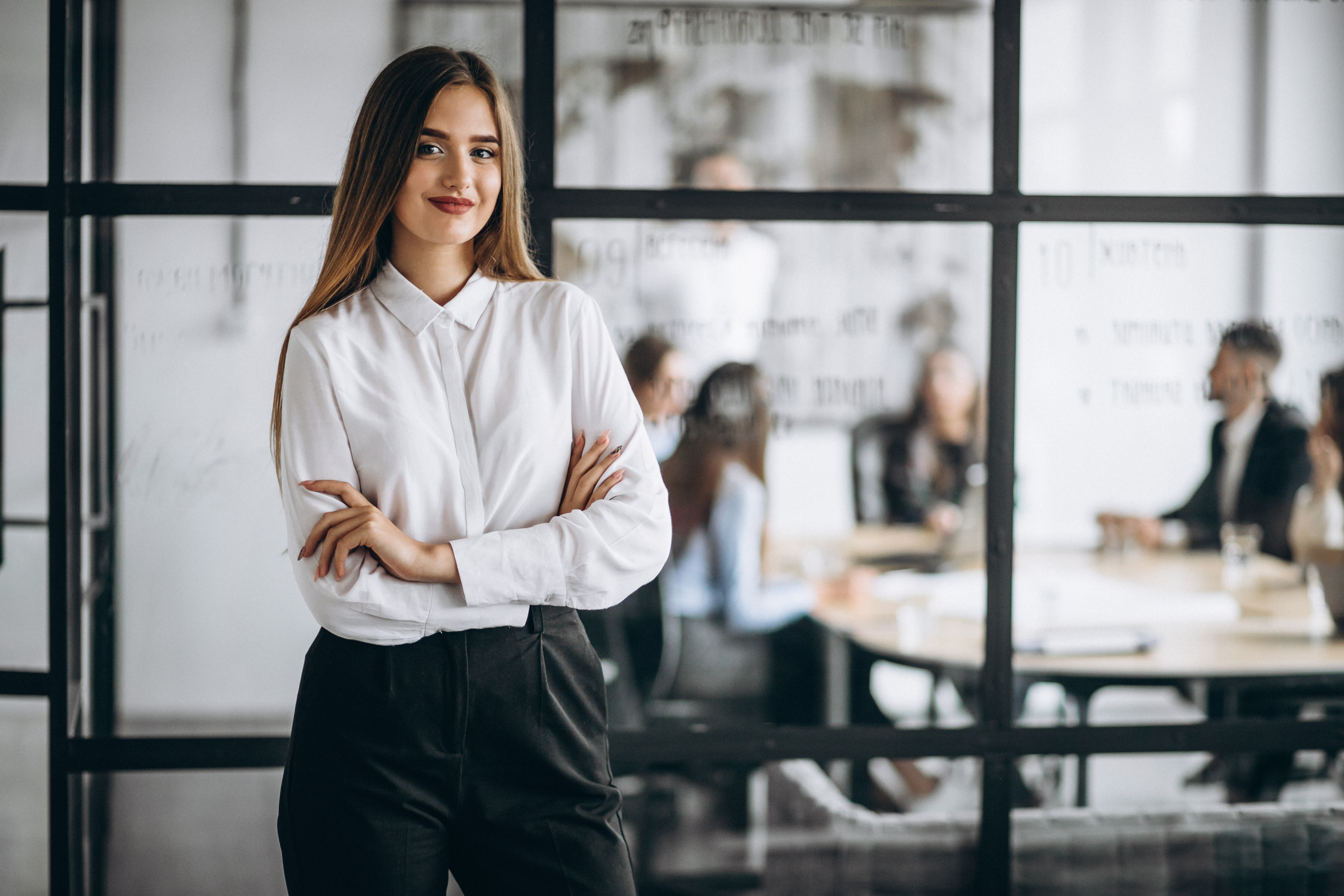 How to become a business manager